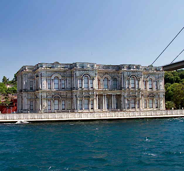 beylerbeyiplace.jpg