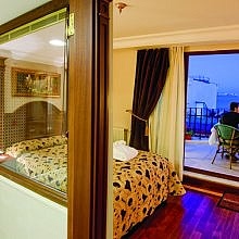 REGENCY SUITES SPA-501.jpg