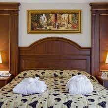 REGENCY SUITES SPA 13.jpg